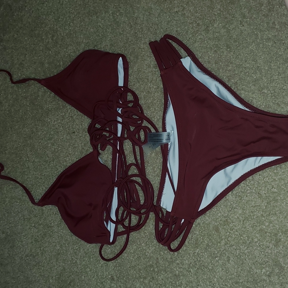 CUPSHE Maroon Strappy Halter Bikini